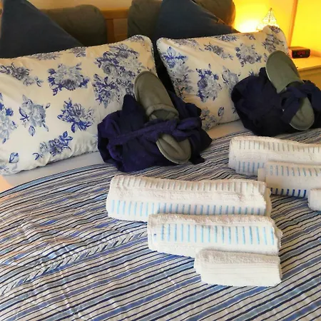 Le Petit Chateau B&B
